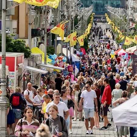 Hotelowe Pokoje Paris -Rynek Centrum- City One Kielce Dış mekan fotoğraf